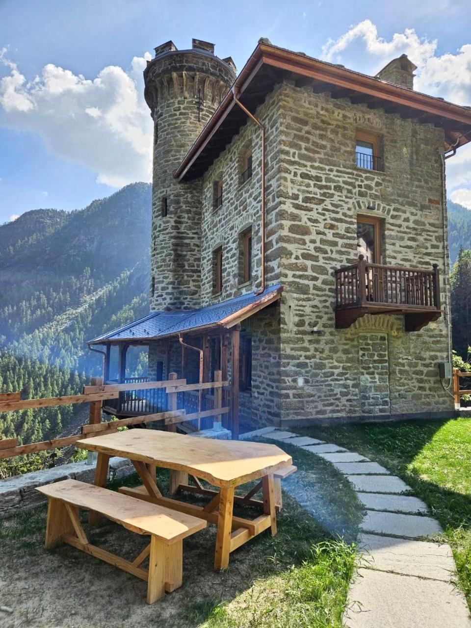 Il Castello Nel Bosco, Appartamento Torrente Champorcher Ngoại thất bức ảnh